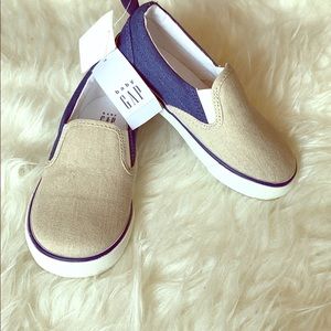 Gap Sneakers 💙